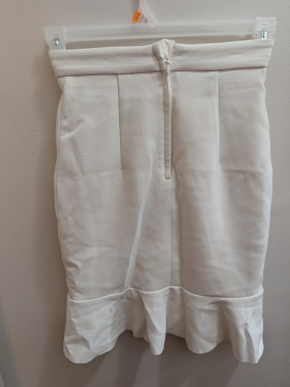 H&M Ruffle Hem Mini Skirt in White Size 4